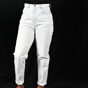EXCELLENT CONDITION WOMENS 10 STEFANO LIGHT WASH VINTAGE MOM JEANS